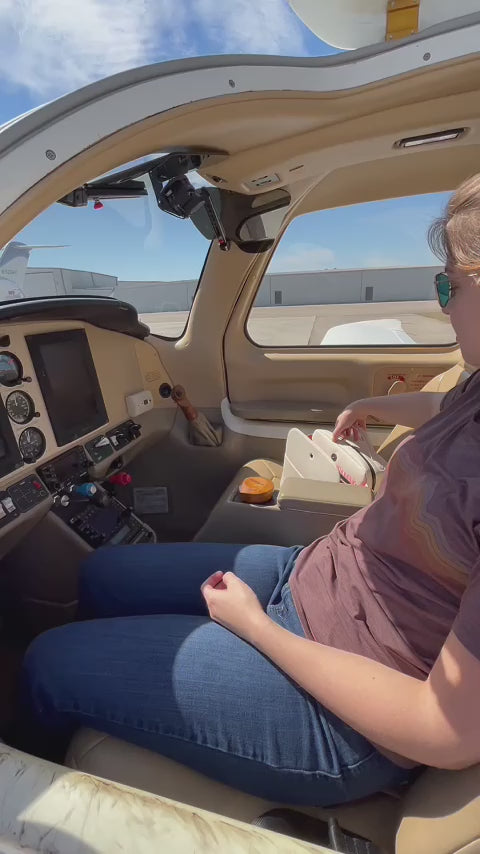 women pilot with nolablu flight bag